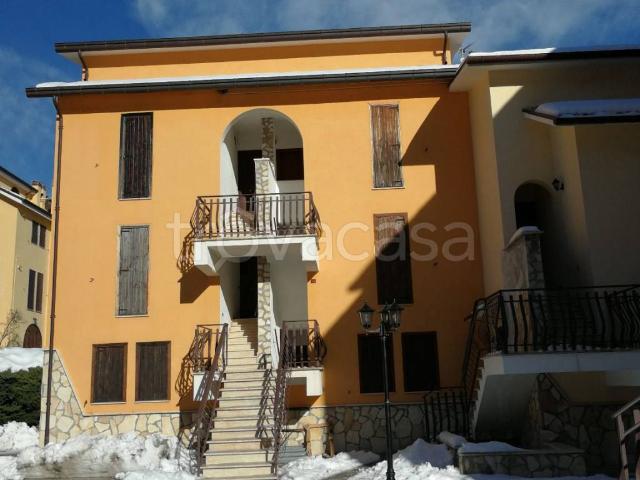 Appartamento in affitto a Rocca di Cambio via Sicinto, 2, arredato, giardino privato, terrazzo TrovaCasa
