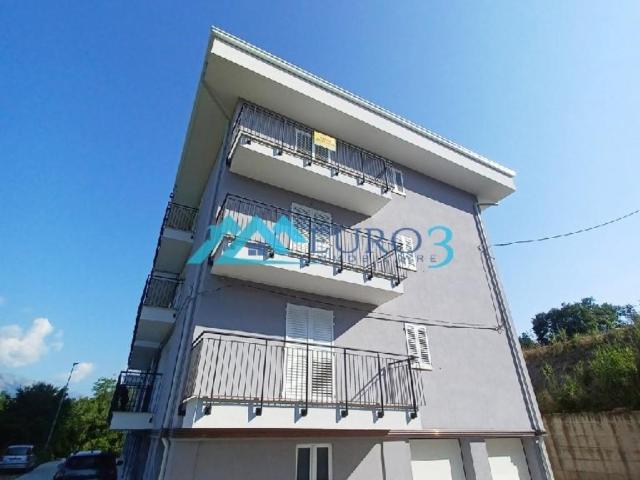 Appartamento in affitto a Roccafluvione, posto auto, riscaldamento a pavimento, cantina TrovaCasa