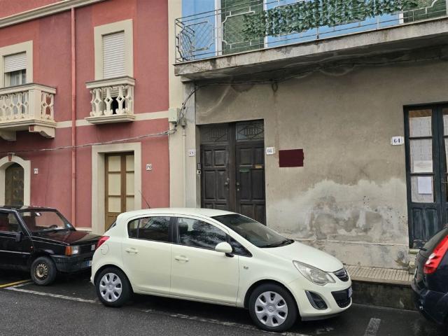 Appartamento in affitto a Roccalumera corso Umberto I 62, centrale, lungomare, lavanderia TrovaCasa