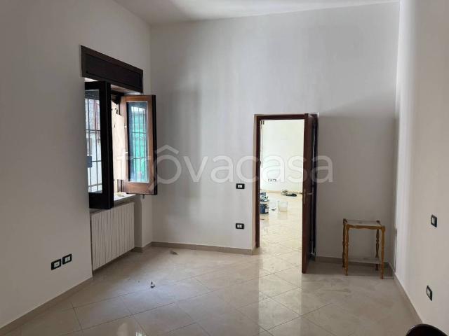 Appartamento in affitto a Roccapiemonte via Roma, non arredato/vuoto, centrale, lavanderia TrovaCasa