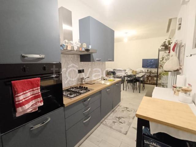 Appartamento in affitto a Rocchetta Tanaro piazza Antonio Piacentino, box, cantina, lavanderia TrovaCasa