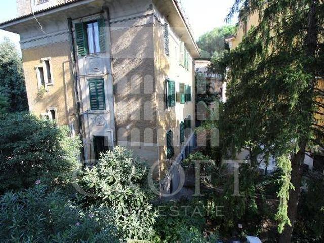 Appartamento in affitto a Roma, centrale, parquet, balcone TrovaCasa