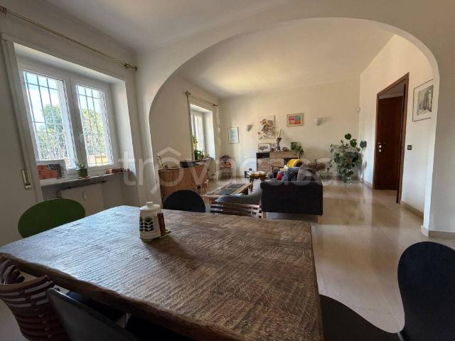 Appartamento in affitto a Roma, box, terrazzo, parzialmente arredato TrovaCasa