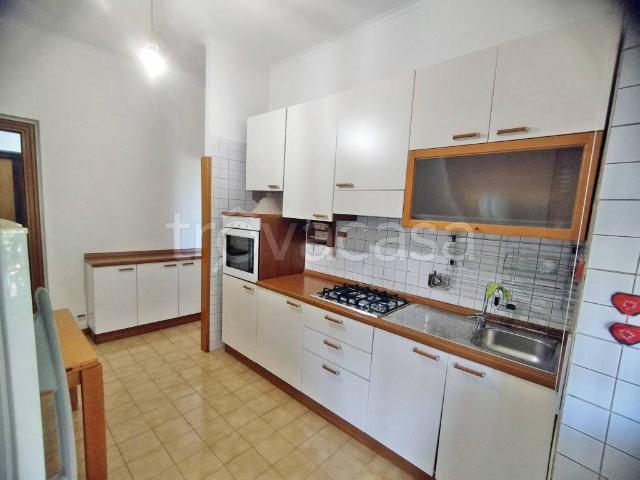 Appartamento in affitto a Roma, giardino privato, posto auto, box TrovaCasa
