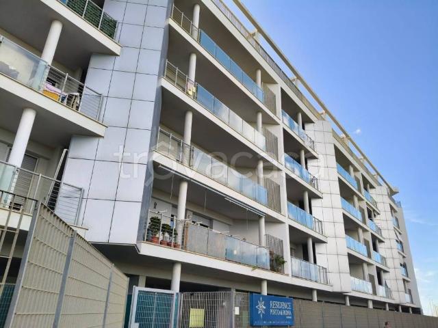 Appartamento in affitto a Roma largo del Porto di Roma, arredato, terrazzo, vista mare TrovaCasa