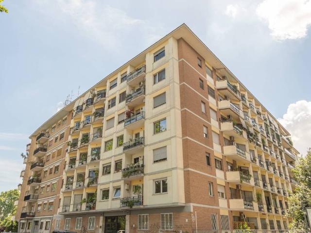 Appartamento in affitto a Roma lungotevere Grande Ammiraglio Thaon di Revel, 84, non arredato/vuoto, vista panoramica, ascensore TrovaCasa