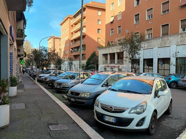 Appartamento in affitto a Roma, posto auto, ascensore, doppia esposizione TrovaCasa