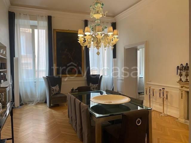 Appartamento in affitto a Roma piazza Borghese, box, riscaldamento autonomo, immobile di prestigio TrovaCasa