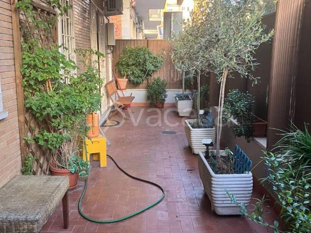 Appartamento in affitto a Roma piazza dei Giureconsulti, arredato, giardino privato, terrazzo TrovaCasa
