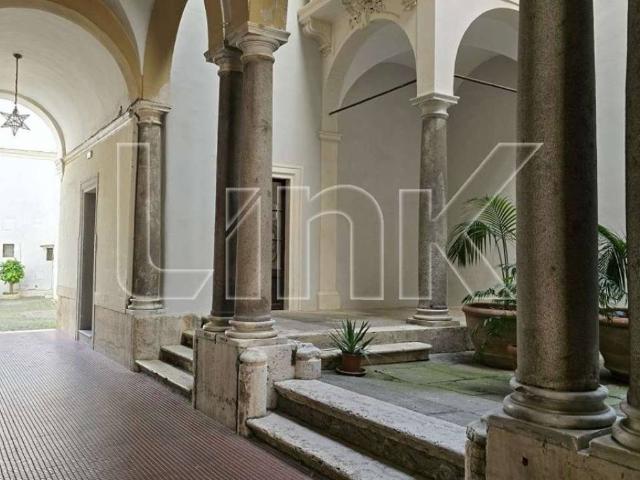 Appartamento in affitto a Roma piazza San Luigi de Francesi, non arredato/vuoto, terrazzo, centrale TrovaCasa