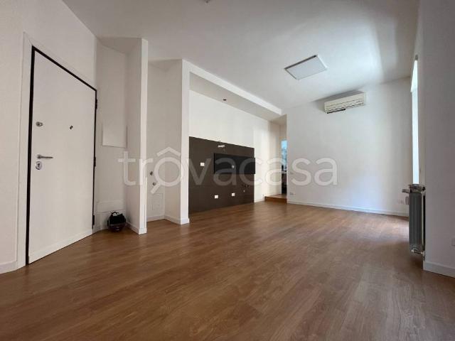 Appartamento in affitto a Roma piazzale delle Provincie, non arredato/vuoto, ascensore, riscaldamento centralizzato TrovaCasa