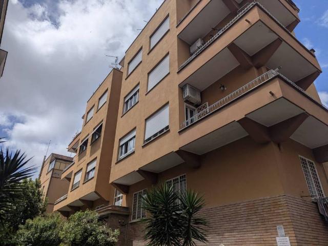 Appartamento in affitto a Roma RM