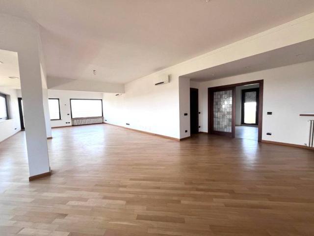 Appartamento in affitto a Roma RM