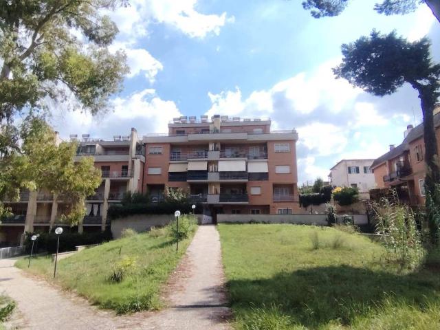 Appartamento in affitto a Roma RM