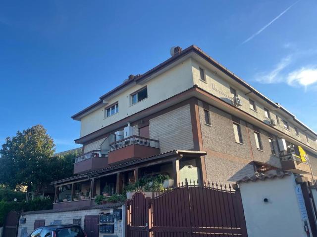 Appartamento in affitto a Roma roma Placanica, arredato, riscaldamento autonomo, riscaldamento a gas metano TrovaCasa
