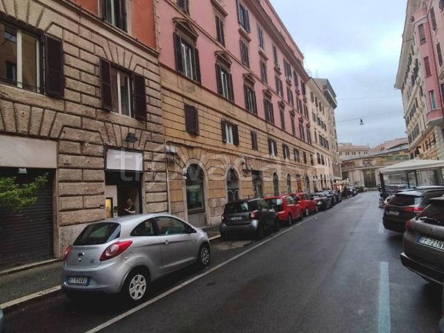 Appartamento in affitto a Roma, riscaldamento autonomo, parzialmente arredato, ascensore TrovaCasa