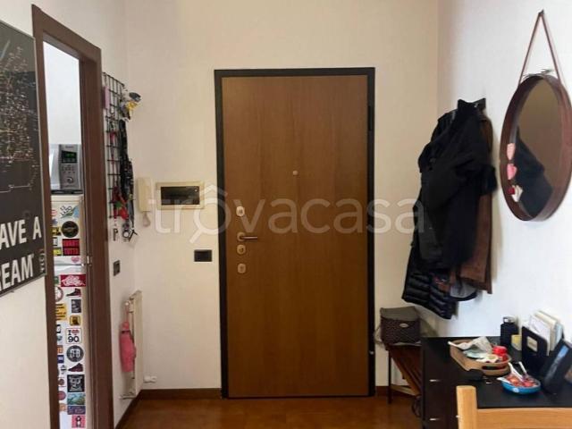 Appartamento in affitto a Roma via Matteo Babini, posto auto, parzialmente arredato, aria condizionata TrovaCasa