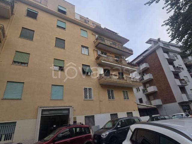 Appartamento in affitto a Roma via Monte Senario, 62, zona servita, doppi vetri, balcone TrovaCasa