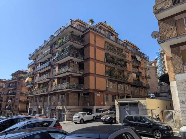 Appartamento in affitto a Roma via Nadina Helbigh 30, arredato, terrazzo, ascensore TrovaCasa