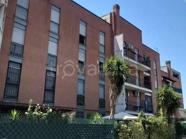 Appartamento in affitto a Roma via Nicola Abbagnano, arredato, terrazzo, ascensore TrovaCasa