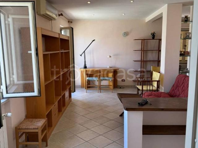 Appartamento in affitto a Roma via Olindo Malagodi, 25, arredato, terrazzo, ultimo piano TrovaCasa