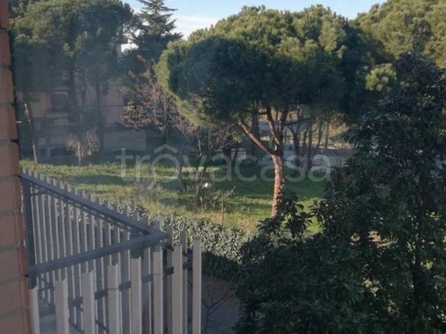 Appartamento in affitto a Roma via Aurelia, 475, arredato, giardino, terrazzo TrovaCasa