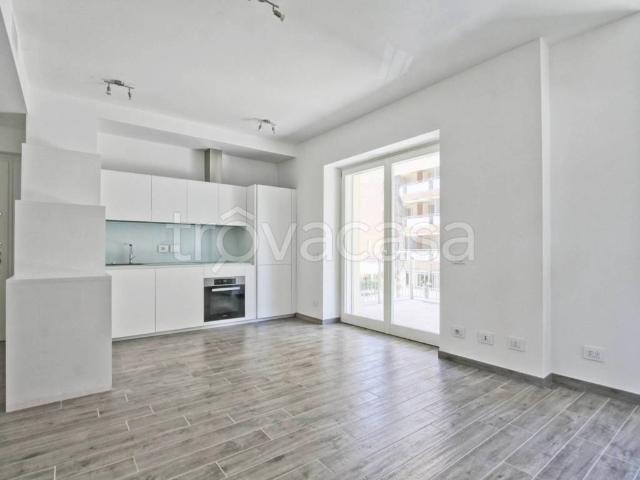 Appartamento in affitto a Roma via Aventina, 34, non arredato/vuoto, posto auto, terrazzo TrovaCasa