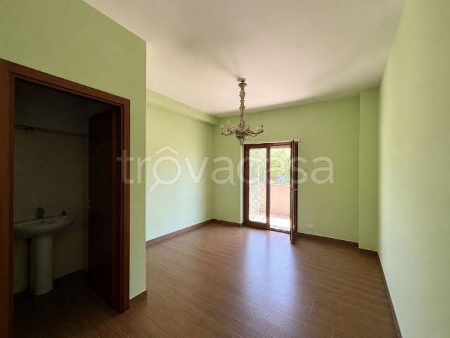 Appartamento in affitto a Roma via Avegno, arredato, giardino, terrazzo TrovaCasa