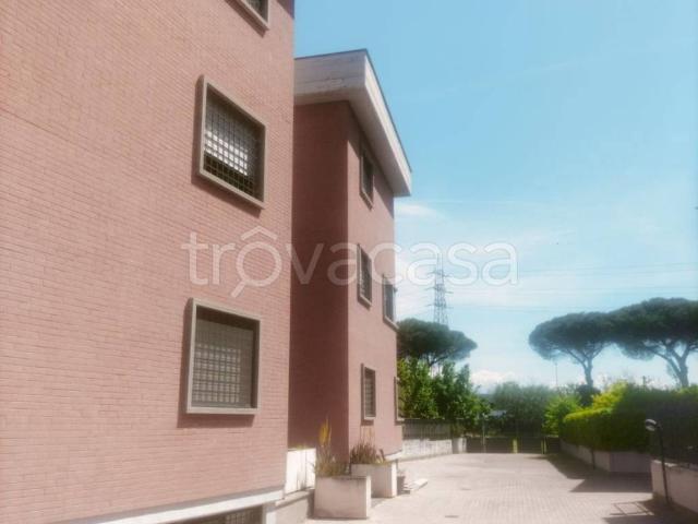 Appartamento in affitto a Roma via Achille Vertunni, 36, non arredato/vuoto, terrazzo, ascensore TrovaCasa