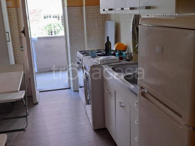 Appartamento in affitto a Roma via Alessandro Vessella, arredato, vicinanze negozi, balcone TrovaCasa