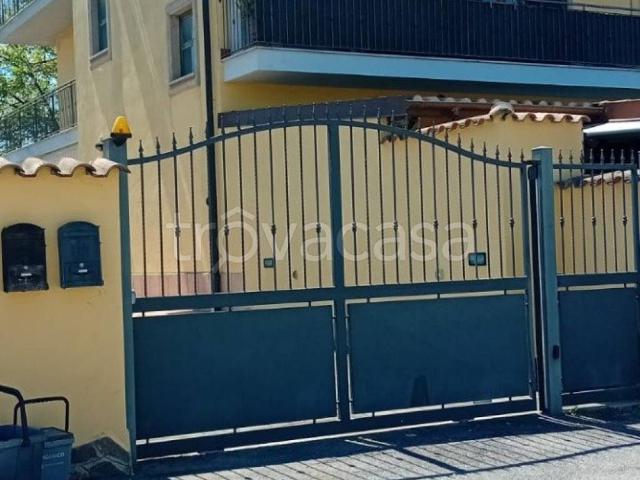 Appartamento in affitto a Roma via Allai, parzialmente arredato, posto auto scoperto, senza ascensore TrovaCasa