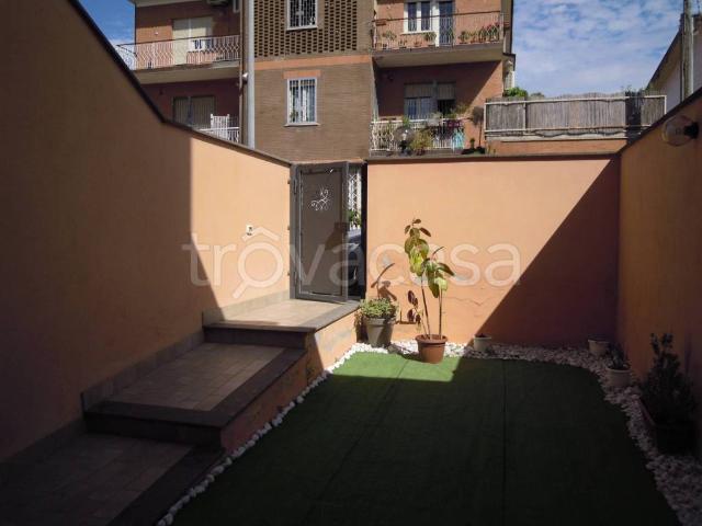 Appartamento in affitto a Roma via Ancilla Marighetto, 40, non arredato/vuoto, giardino privato, posto auto TrovaCasa
