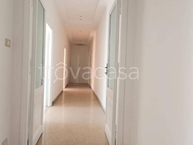Appartamento in affitto a Roma via Angelo Poliziano, ascensore, luminoso, lavanderia TrovaCasa