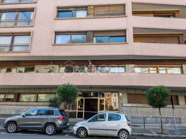 Appartamento in affitto a Roma via Antonio Bertoloni, non arredato/vuoto, box, lavanderia TrovaCasa