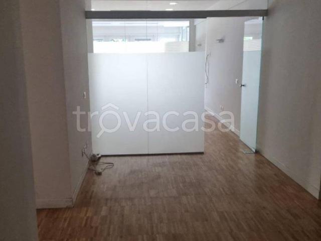 Appartamento in affitto a Roma via Antonio Gramsci, non arredato/vuoto, immobile di prestigio, ascensore TrovaCasa