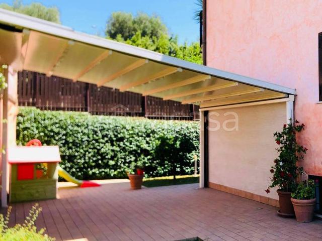 Appartamento in affitto a Roma via Ardeatina, 1239, giardino privato, posto auto, terrazzo TrovaCasa