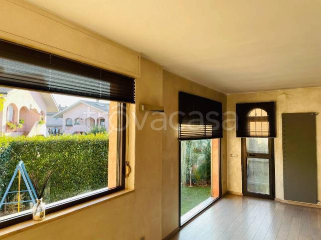 Appartamento in affitto a Roma via Ardeatina, 1239, giardino privato, posto auto, terrazzo TrovaCasa