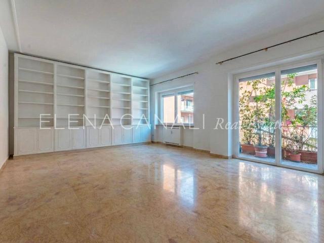 Appartamento in affitto a Roma via Basilio Bricci, riscaldamento centralizzato, parquet, doppi vetri TrovaCasa