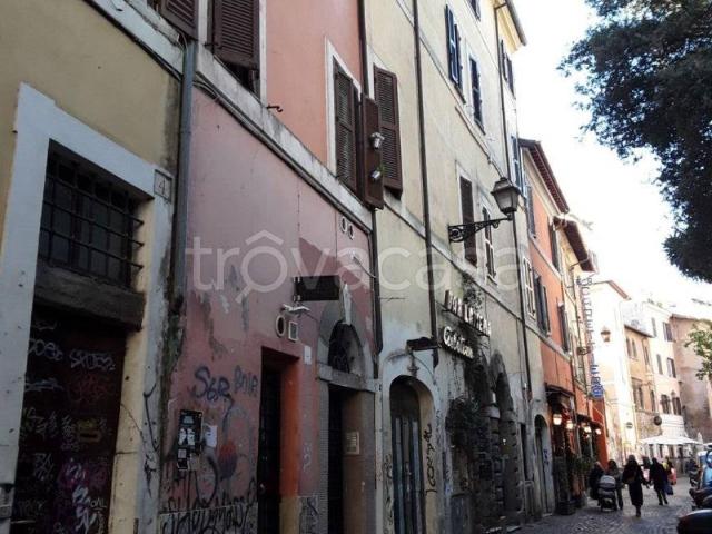 Appartamento in affitto a Roma via Benedetta, arredato, luminoso TrovaCasa