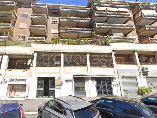Appartamento in affitto a Roma via Benedetto Croce, arredato, riscaldamento centralizzato, vicinanze negozi TrovaCasa