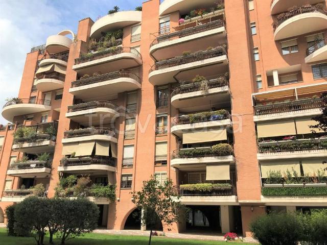 Appartamento in affitto a Roma via Calcutta, 21, arredato, box, terrazzo TrovaCasa