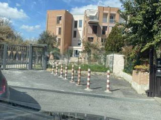 Appartamento in affitto a Roma via Casalattico, 40, arredato, giardino privato, box TrovaCasa