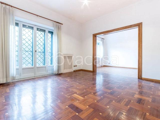Appartamento in affitto a Roma via Chiana, riscaldamento autonomo, parzialmente arredato, ascensore TrovaCasa