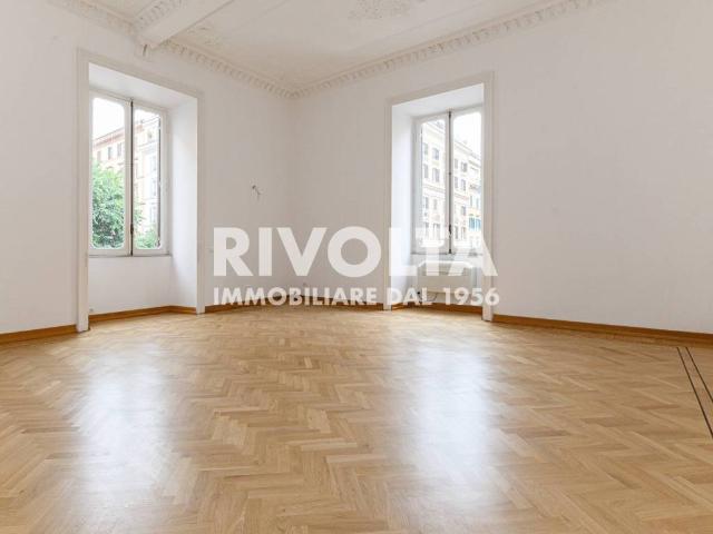 Appartamento in affitto a Roma via Cicerone, immobile di prestigio, parzialmente arredato, riscaldamento centralizzato TrovaCasa