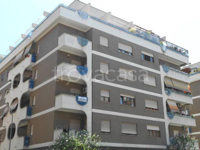 Appartamento in affitto a Roma via Costanzo Casana, arredato, luminoso, balcone TrovaCasa