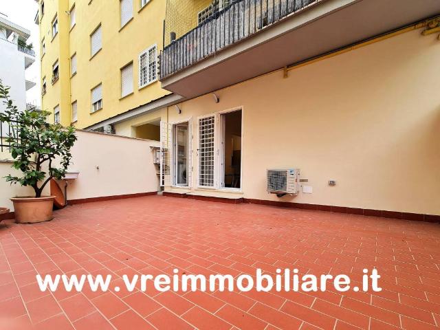 Appartamento in affitto a Roma via degli Orti Gianicolensi, 5, arredato, terrazzo, cabina armadio TrovaCasa