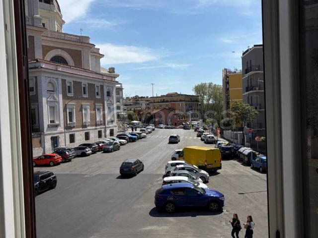 Appartamento in affitto a Roma via degli Orti della Farnesina, arredato, riscaldamento autonomo, ristrutturato TrovaCasa