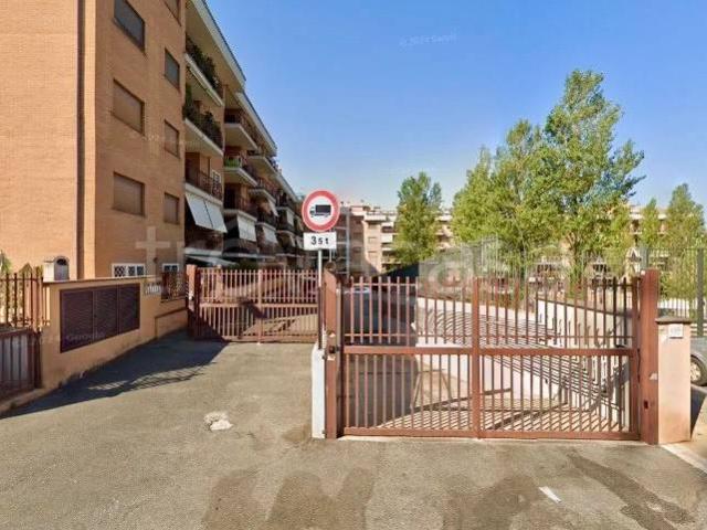 Appartamento in affitto a Roma via dei Tani, 35, terrazzo, parzialmente arredato, luminoso TrovaCasa