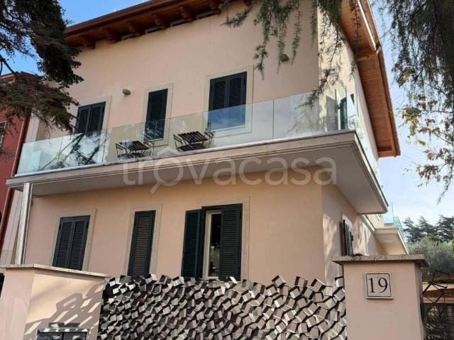 Appartamento in affitto a Roma via dei Carvilii, giardino privato, ingresso indipendente, cucina a vista TrovaCasa