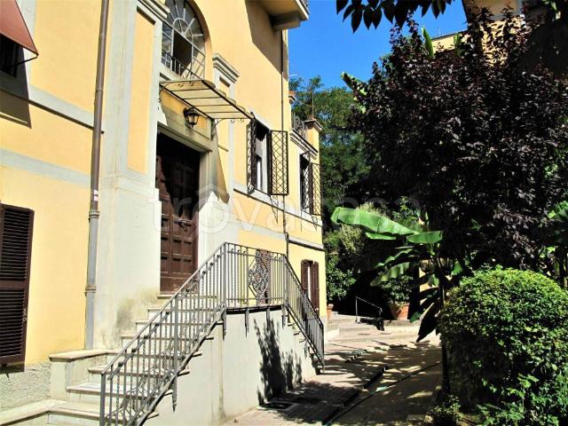 Appartamento in affitto a Roma via dei Duchi di Castro, 3, arredato, ristrutturato, giardino condominiale TrovaCasa